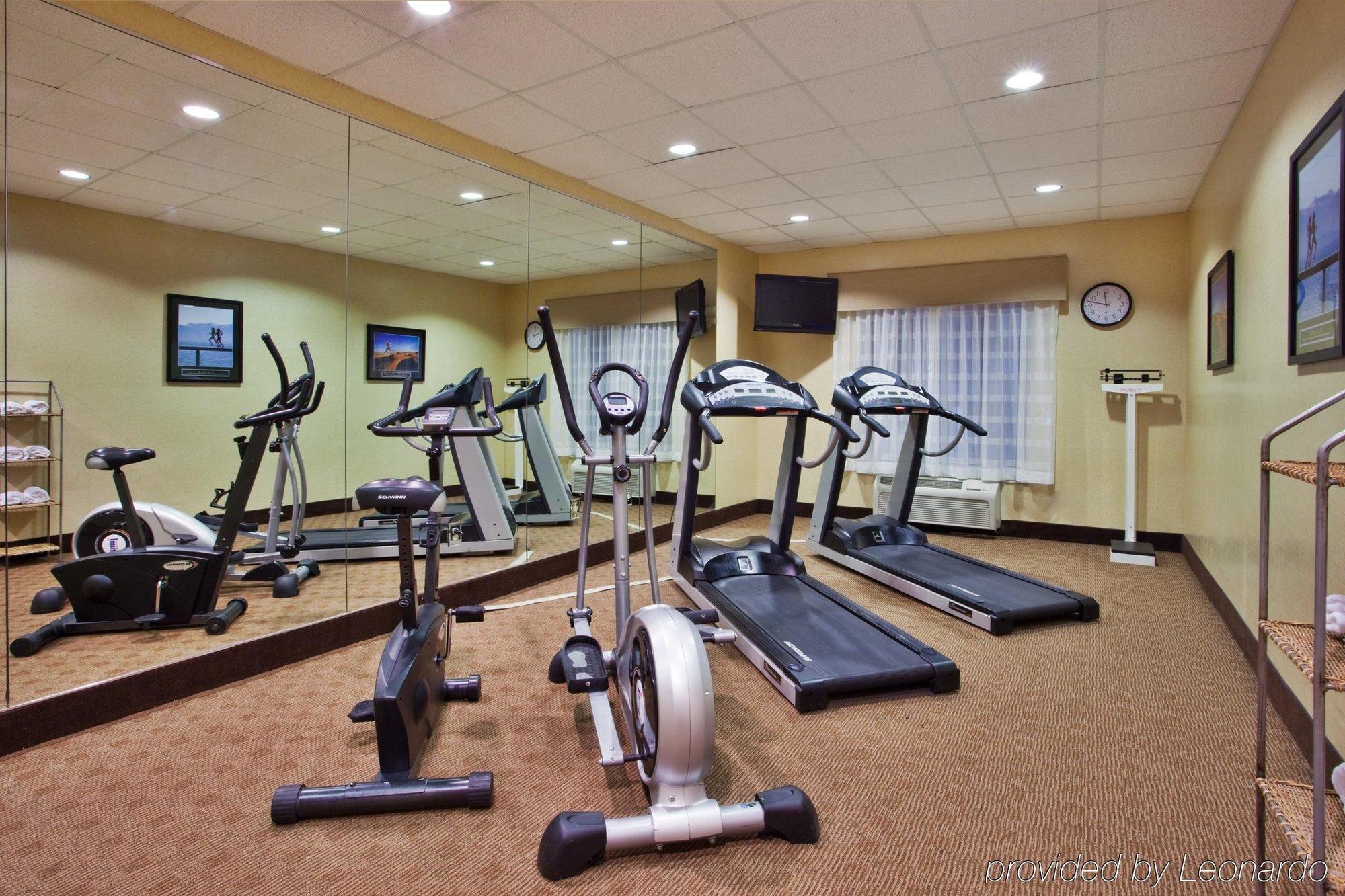 Holiday Inn Express Hotel & Suites Dublin By Ihg Exteriér fotografie