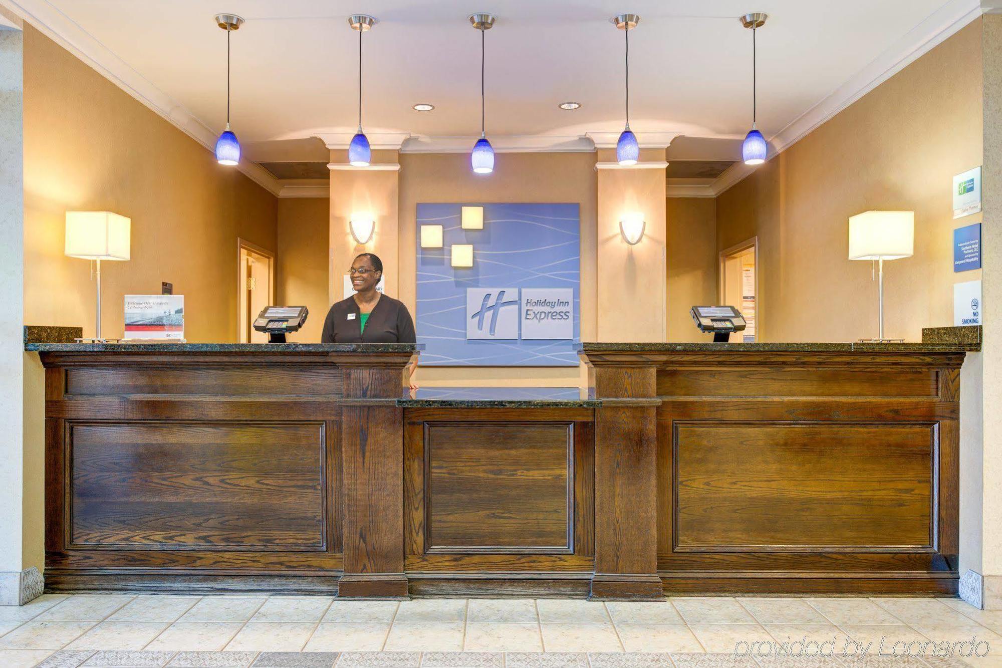 Holiday Inn Express Hotel & Suites Dublin By Ihg Exteriér fotografie