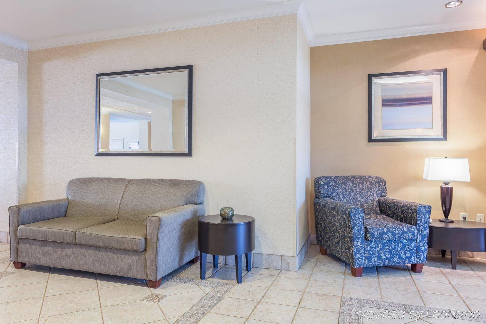 Holiday Inn Express Hotel & Suites Dublin By Ihg Exteriér fotografie