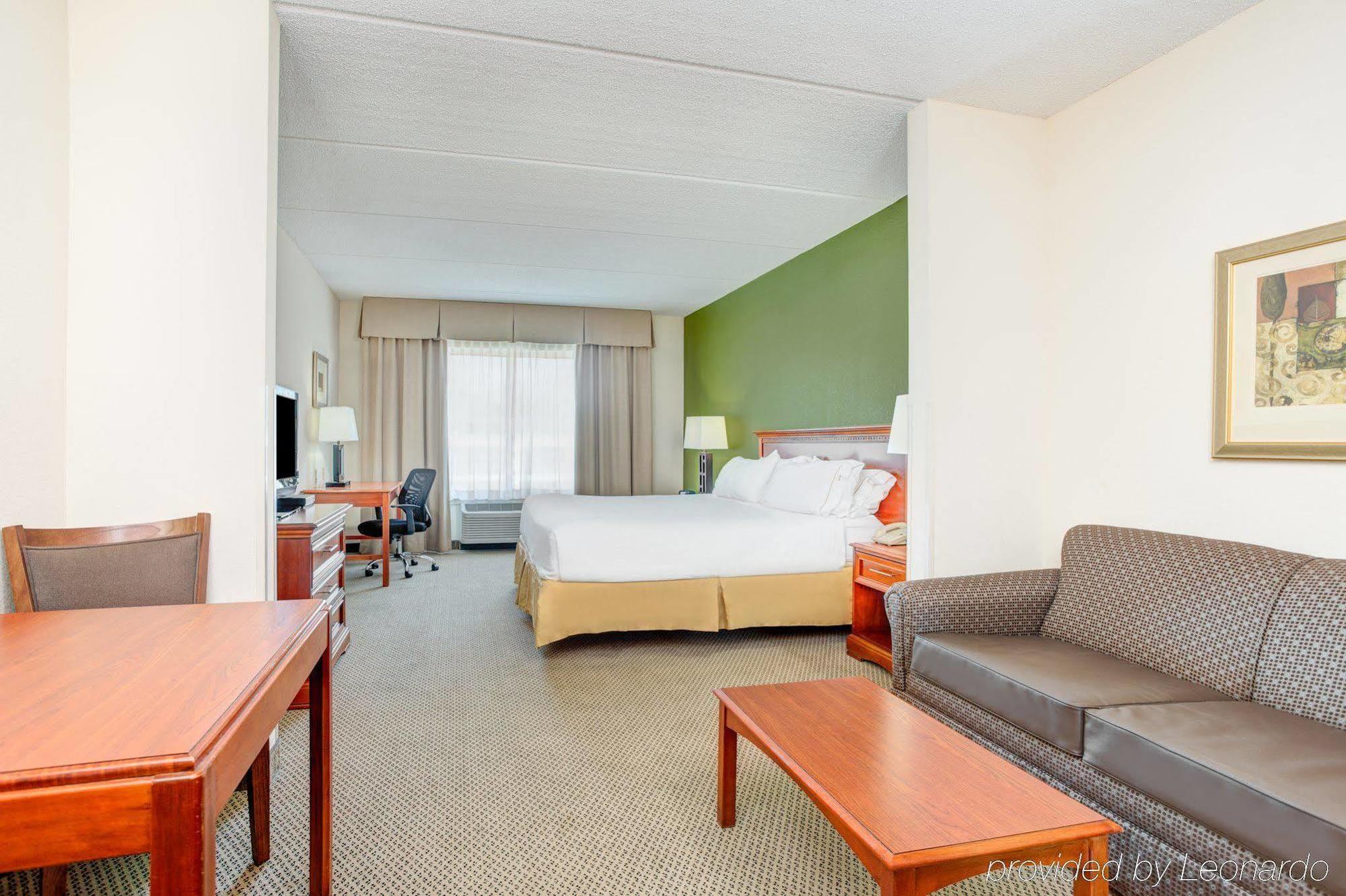 Holiday Inn Express Hotel & Suites Dublin By Ihg Exteriér fotografie