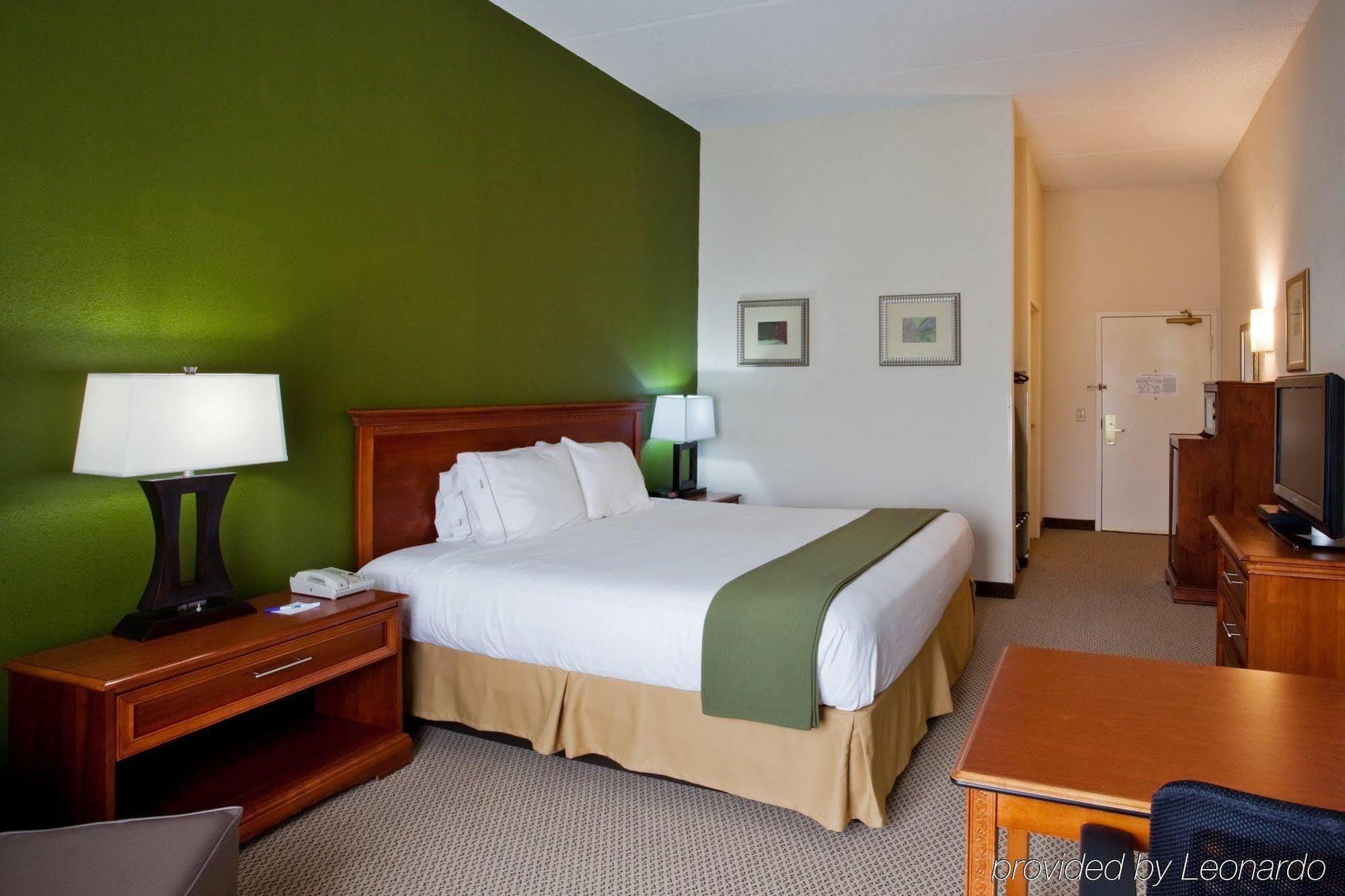 Holiday Inn Express Hotel & Suites Dublin By Ihg Exteriér fotografie